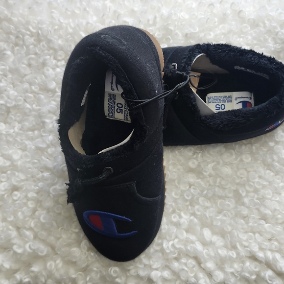 BNWT Champion Kid 5 Embroidered Logo Oxford Black University 2 Slippers Loafers - Picture 3 of 12